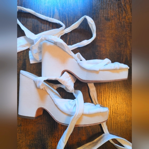 Marc Jacobs White Heeled Sandals Size 7 - Picture 3 of 10